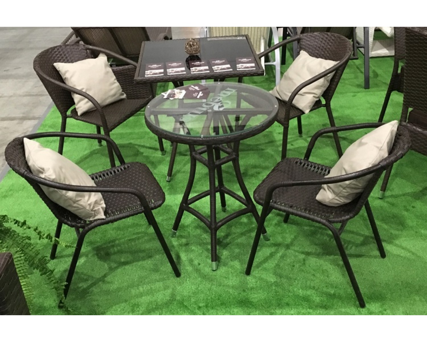 Стул штабелируемый CAFE2