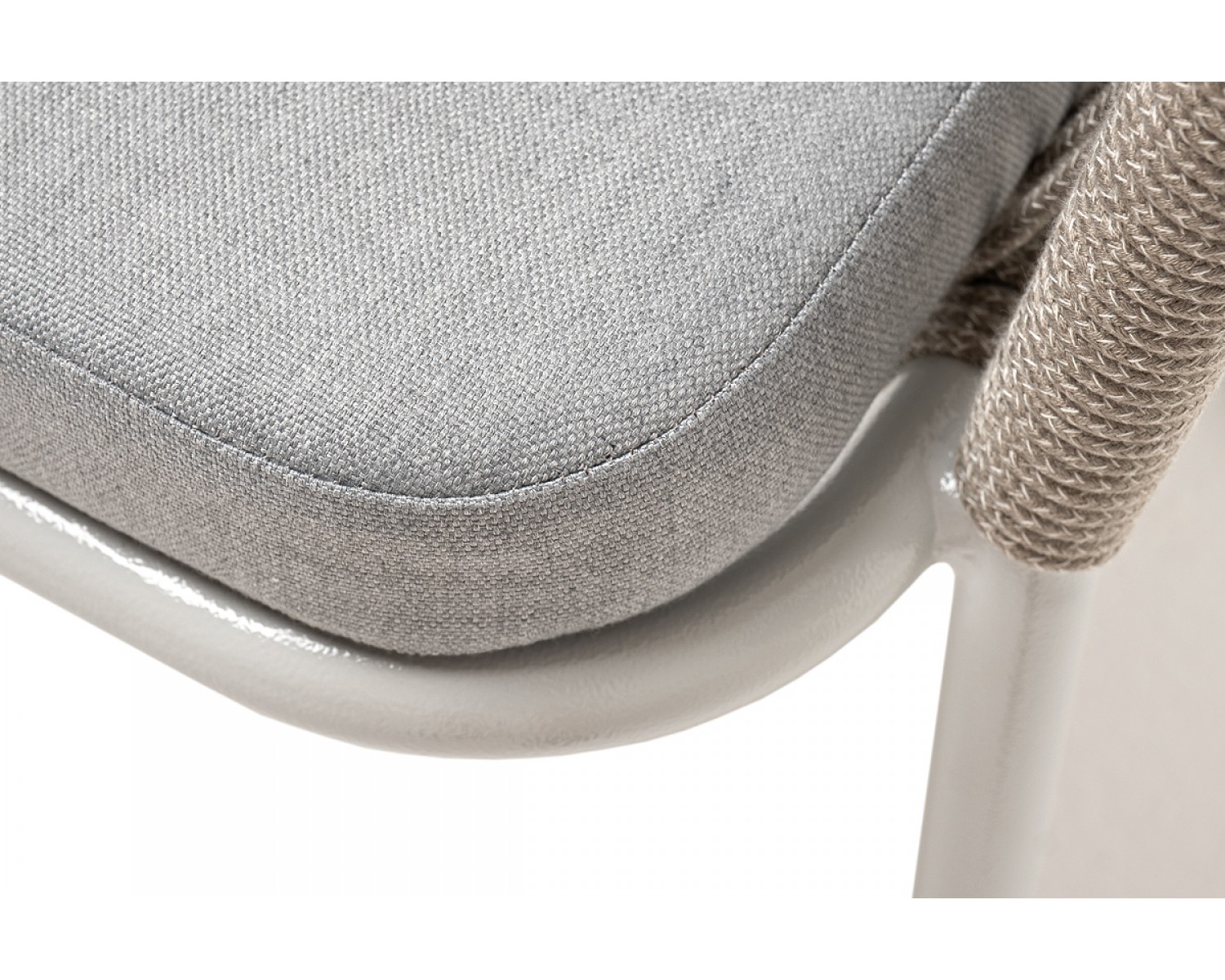 "Лион" стул плетеный из роупа, каркас из стали светло-серый (RAL7035) муар, роуп серый меланж круглый, ткань светло-серая