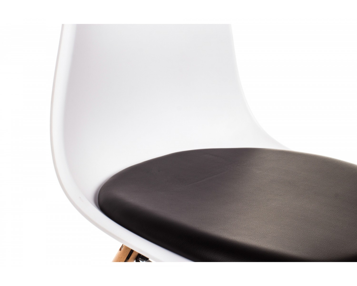 Стул Eames PC-011 белый / черный