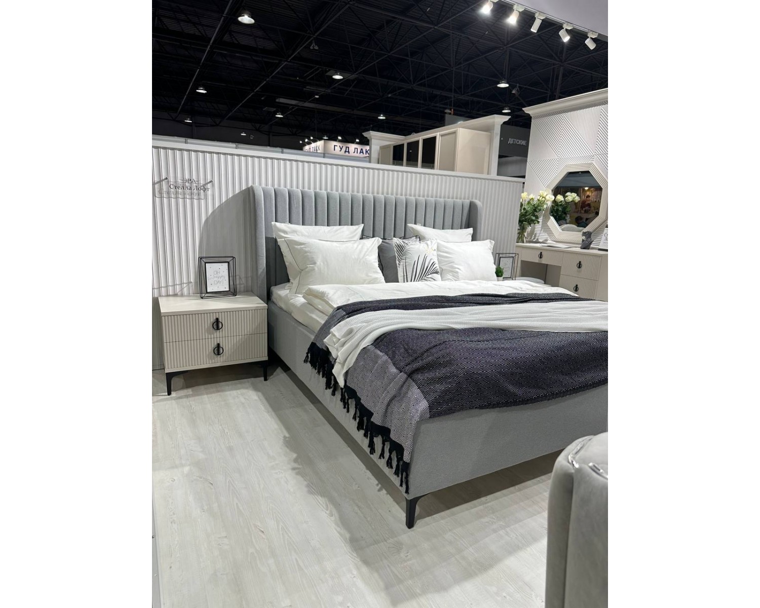 Кровать Стелла 180x200 см светло серый камень