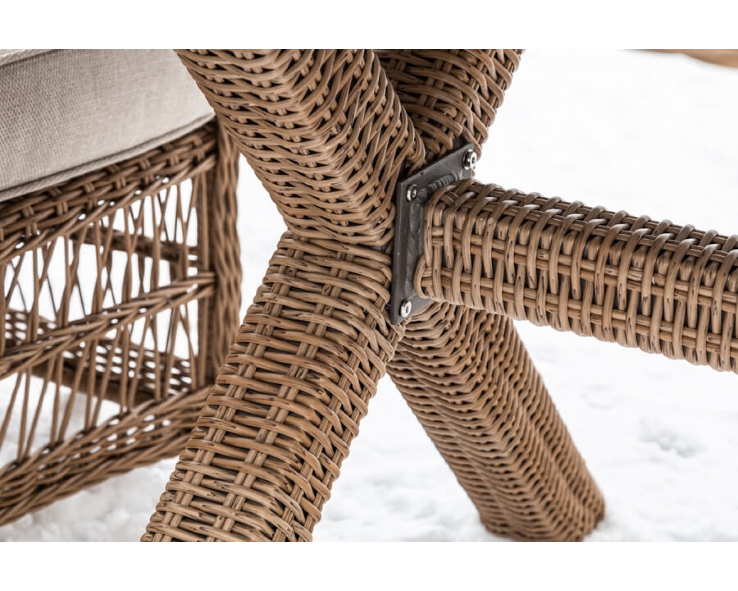 Обеденный комплект ISABELLA из искусственного ротанга