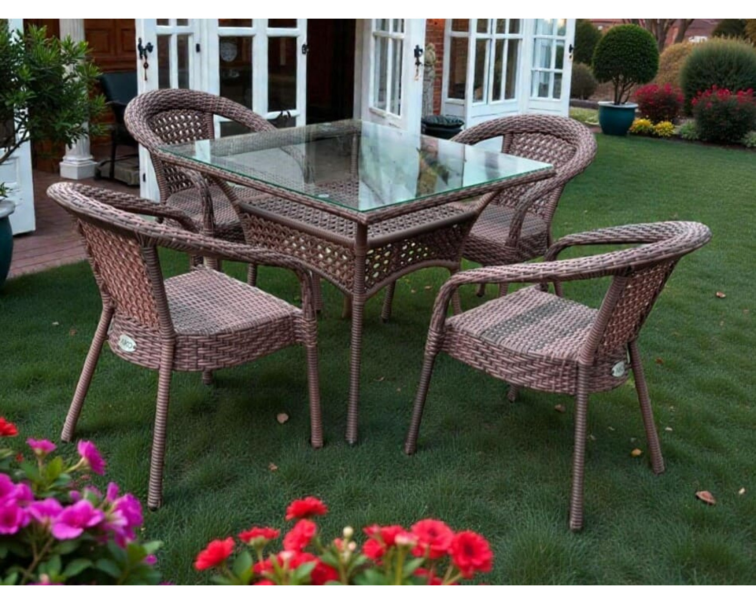 Обеденный стол из экоротанга DECO / ДЕКО 90х90