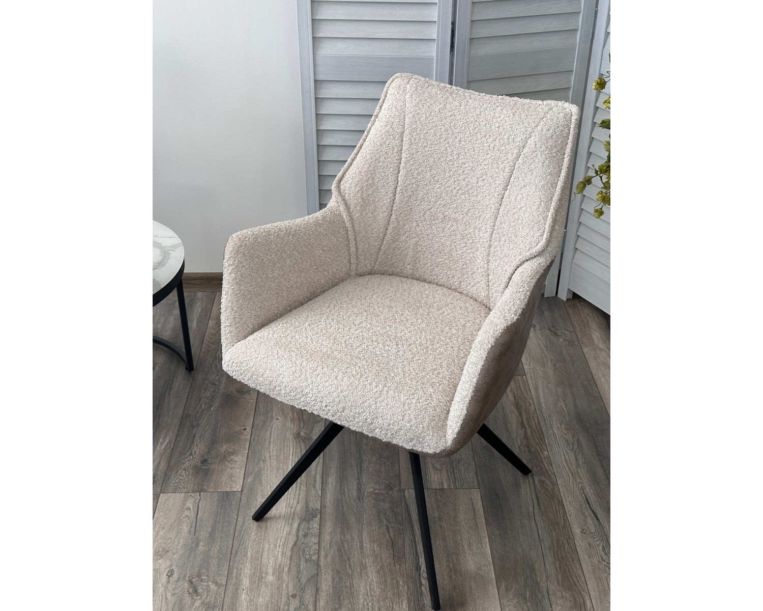 Стул BREVIS 180 град. поворот. XD841-02 Бежевый, букле/ GINO-101 Бежевый, ткань/ Черный, ®DISAUR