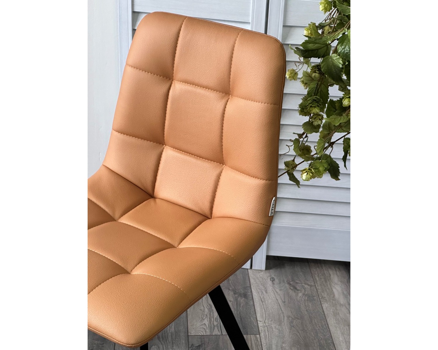 Стул CHILLI-Q SQUARE Oracul 542 Темно-желтый, экокожа PU / черный каркас,