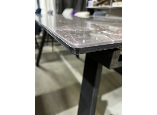 Стол Морис 140 ДАРК, стекло / черный каркас 