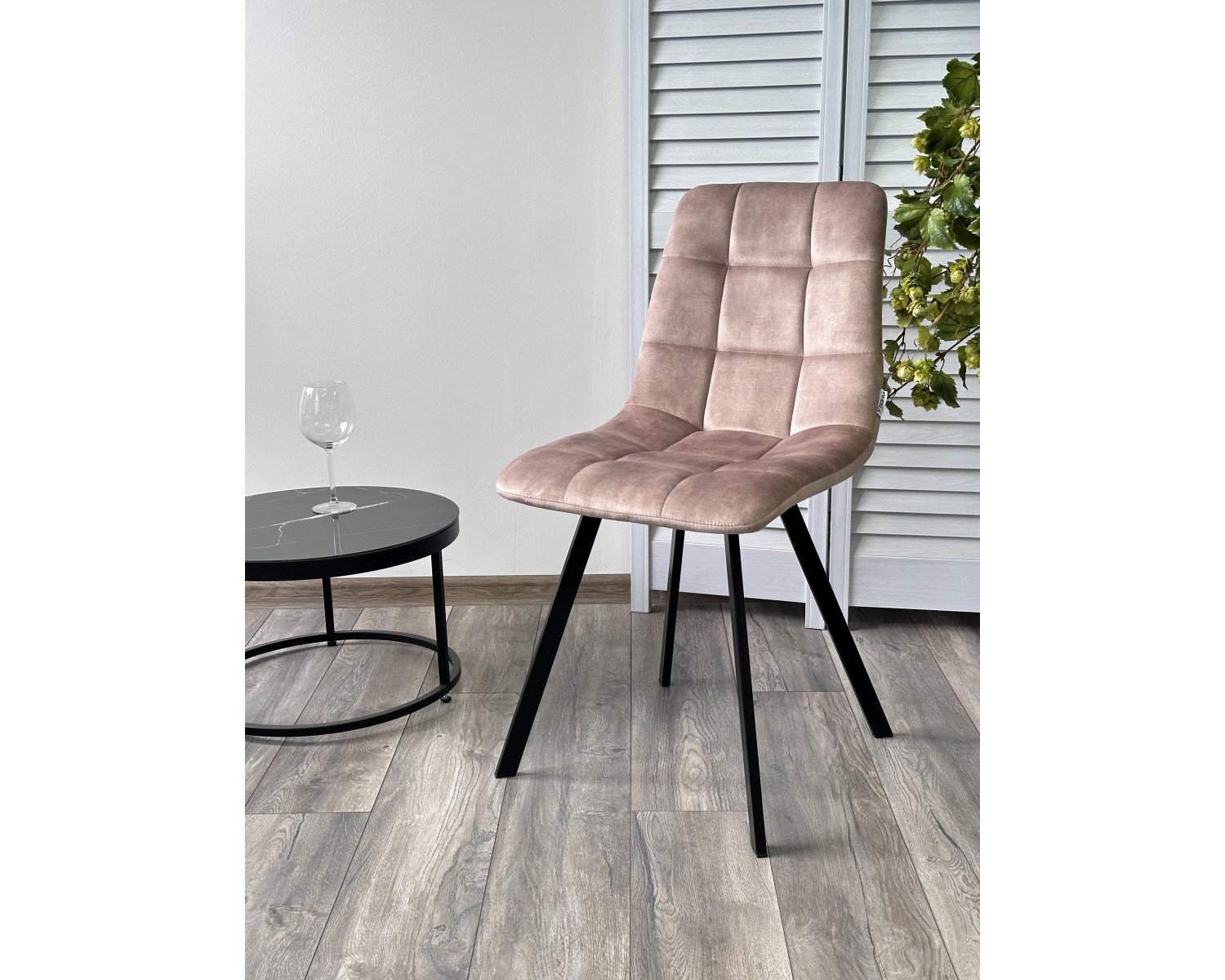 Стул CHILLI SQUARE UF912-10B античный бежевый, велюр без "пальчиковый"/ черный каркас