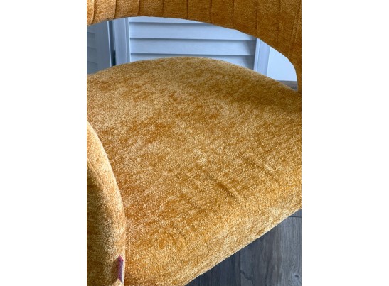 Стул SNUG 3018-08 горчичный, шенилл / черный каркас, ®DISAUR