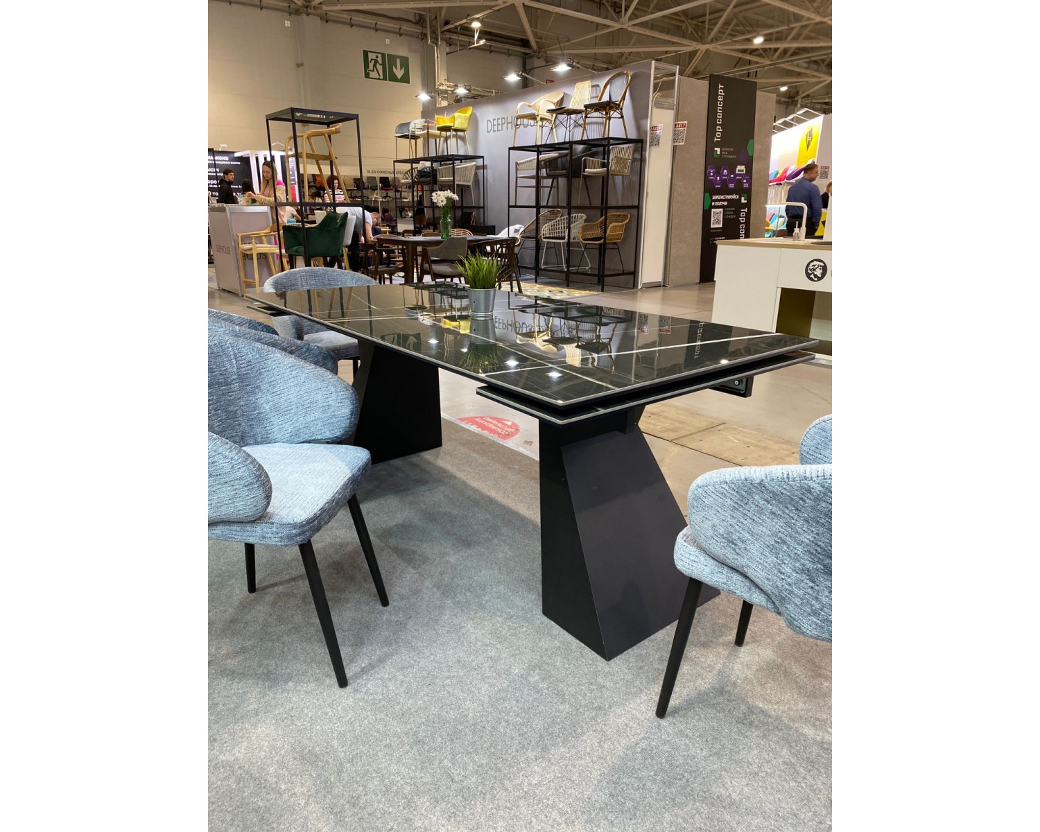 Стол БОГАРТ 200 TITANIUM BLACK PULIDO, керамика / Черный